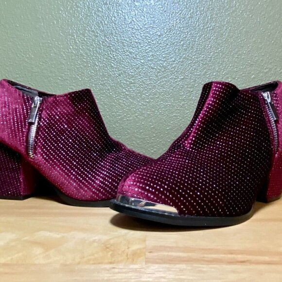 Joan Boyce Women's Red Studded Round Toe Block Heel Zipper Ankle Booties Size 8 - Picture 6 of 11